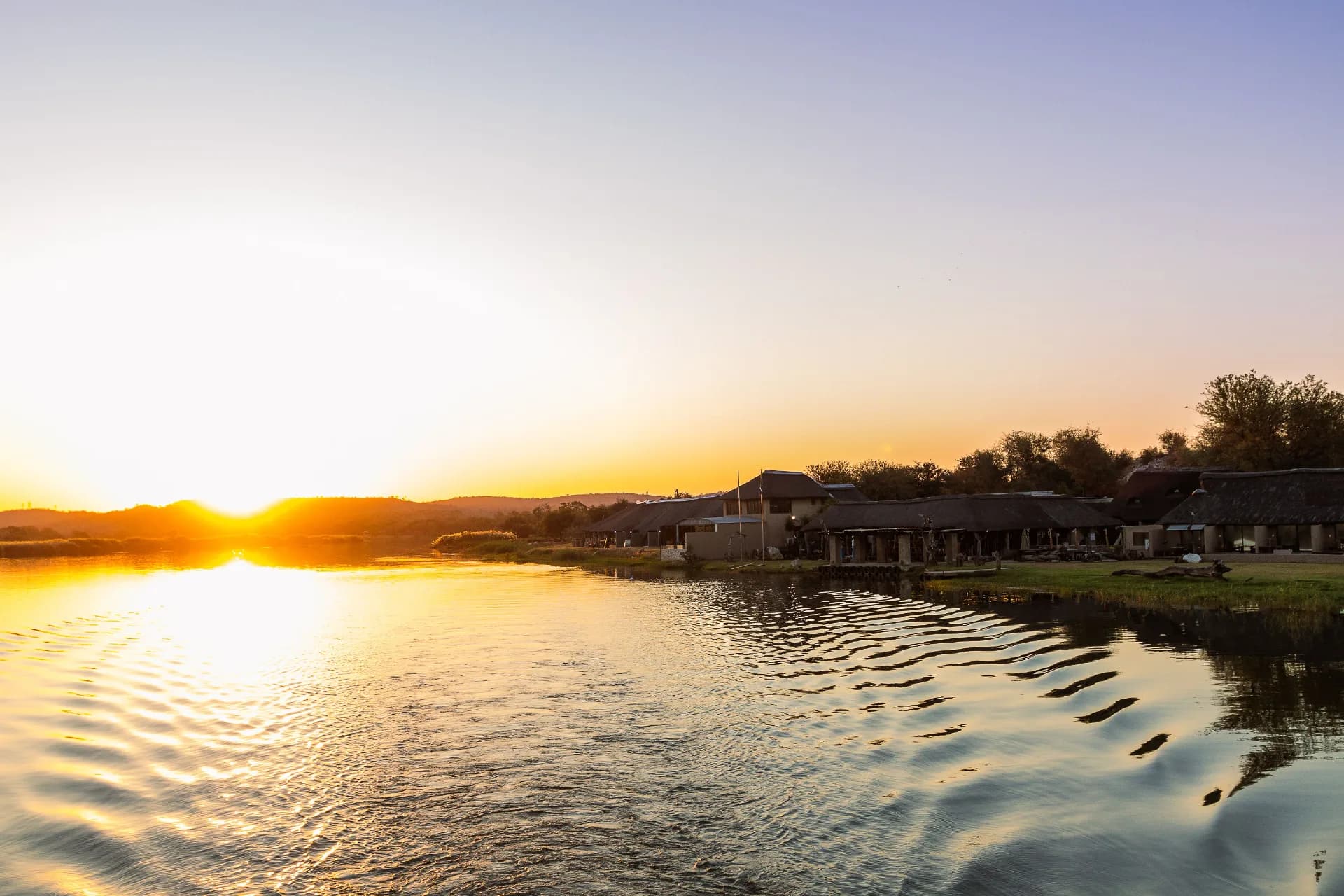 Kambaku II Boat Safaris & Lodge